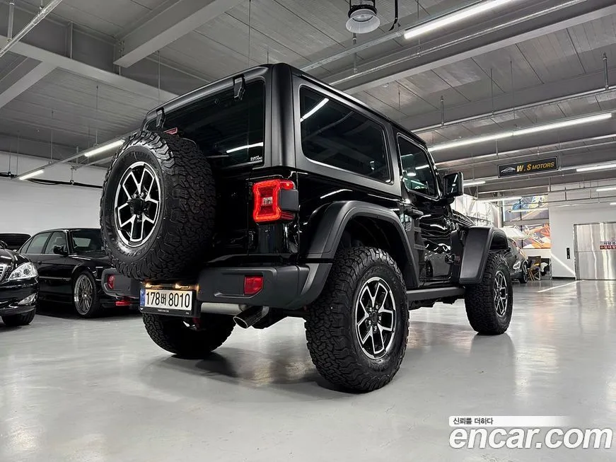 Jeep Wrangler — фото 7