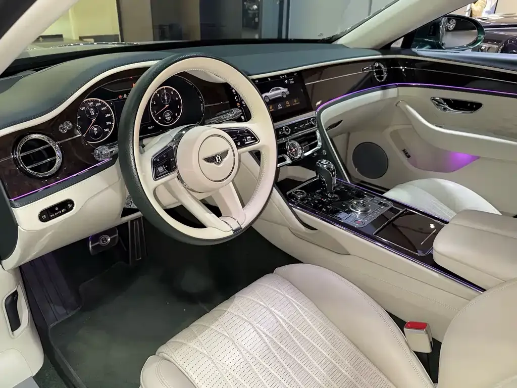 Bentley Flying Spur — фото 9