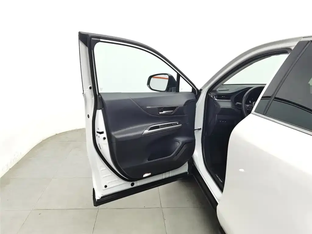 Toyota Harrier 2022 из CN, фото 3