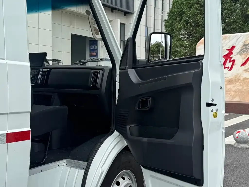 IVECO Daily 2025 из CN, фото 3