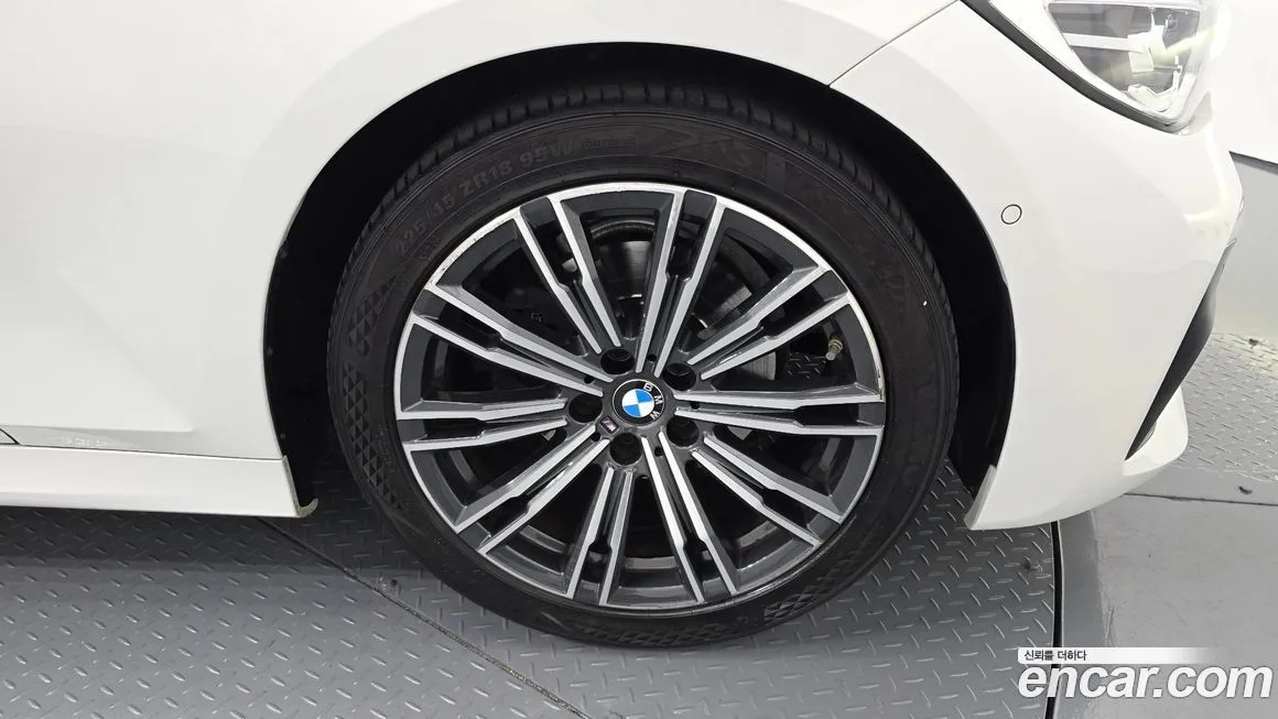BMW 3-Series 2021 из KR, фото 8