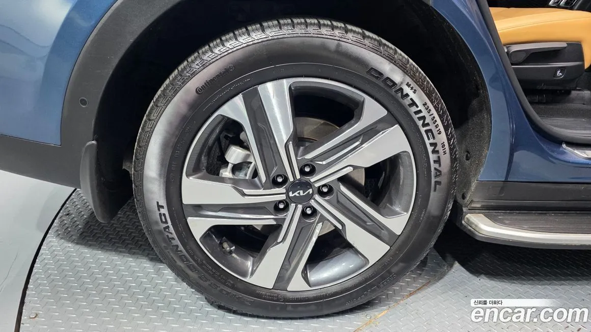 Kia Sorento — фото 6
