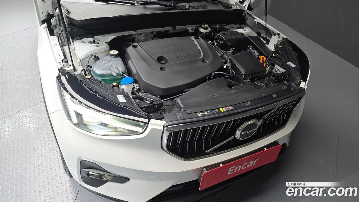 Volvo XC40 2025 из KR, фото 8
