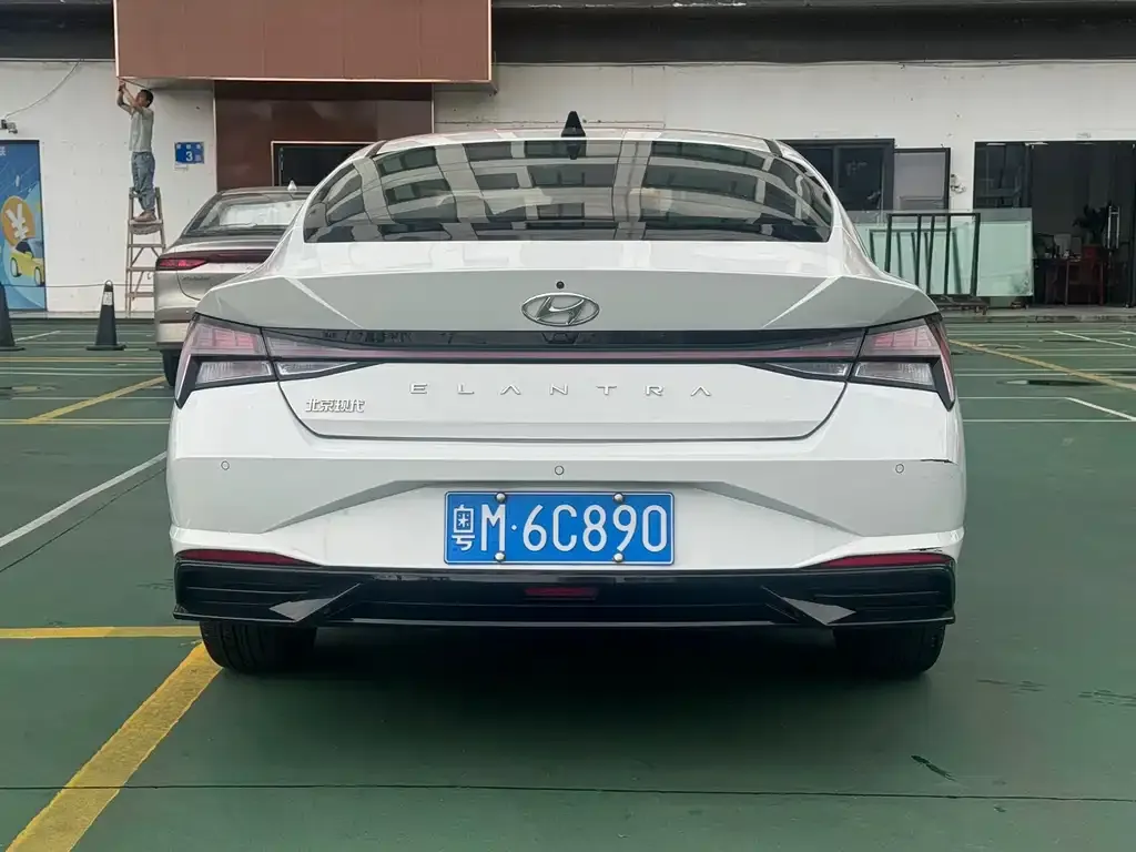 Hyundai Elantra — фото 6