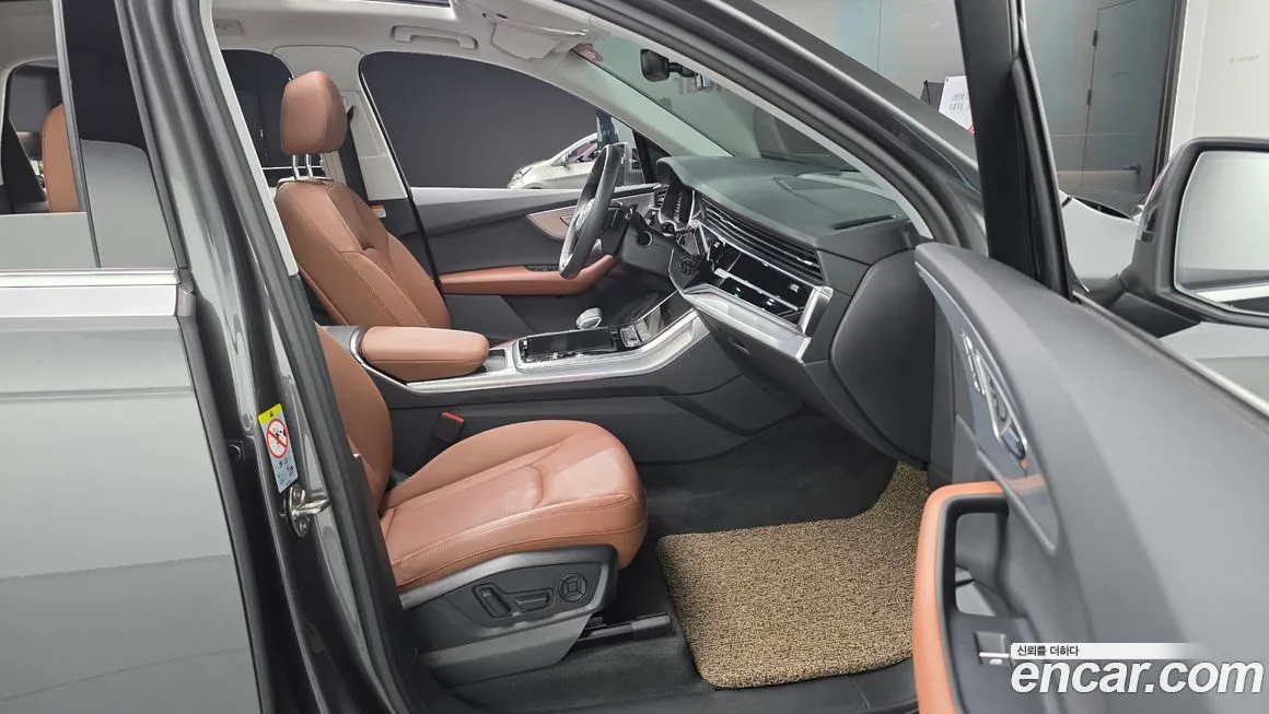 Audi Q7 2021 из KR, фото 8