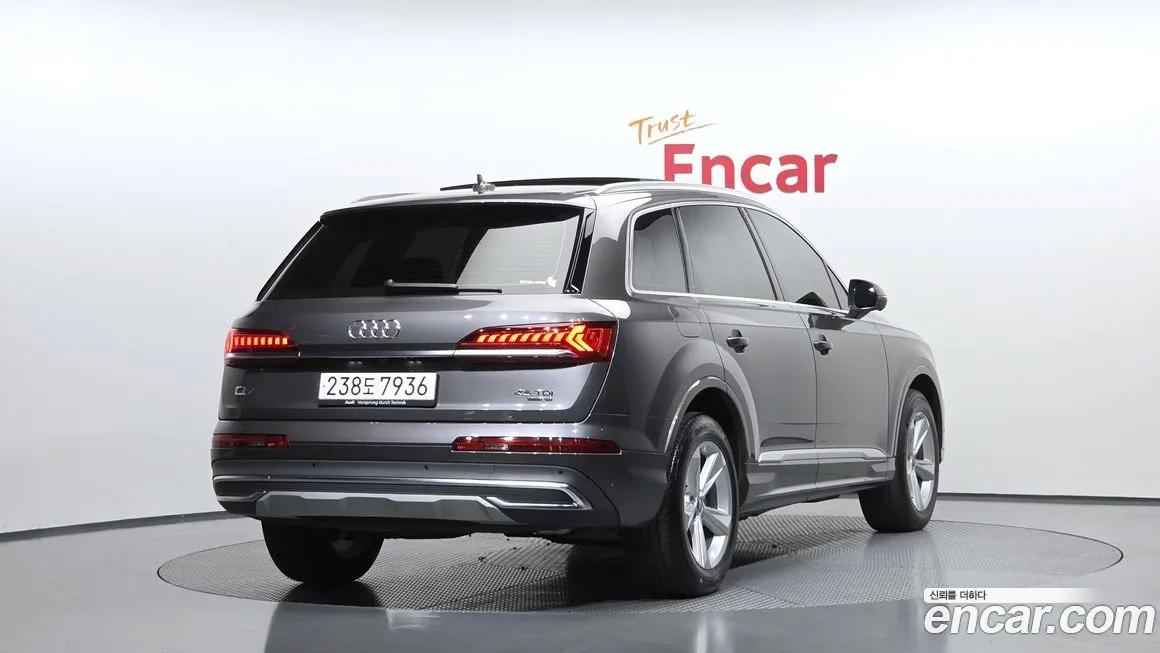 Audi Q7 2021 из KR, фото 2