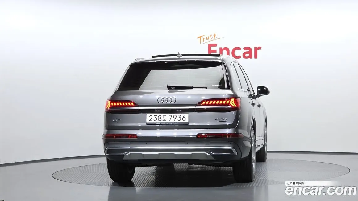 Audi Q7 2021 из KR, фото 3