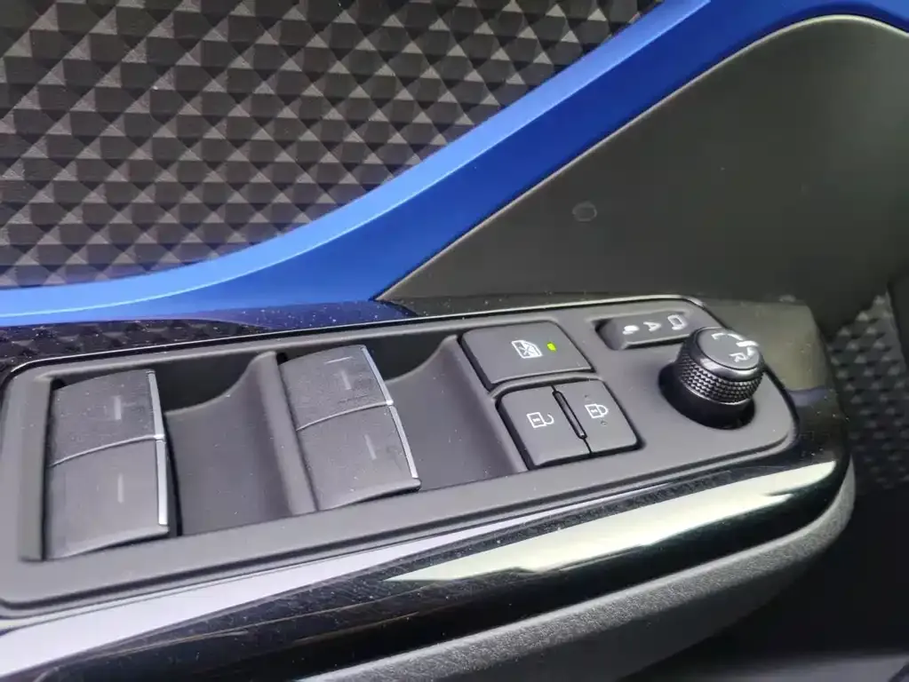 Toyota C-HR 2023 из CN, фото 4
