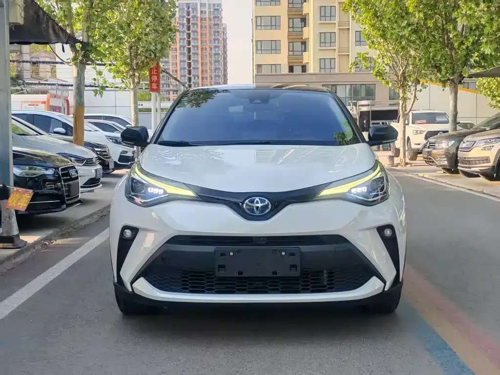 Toyota C-HR 2023 из CN, фото 5