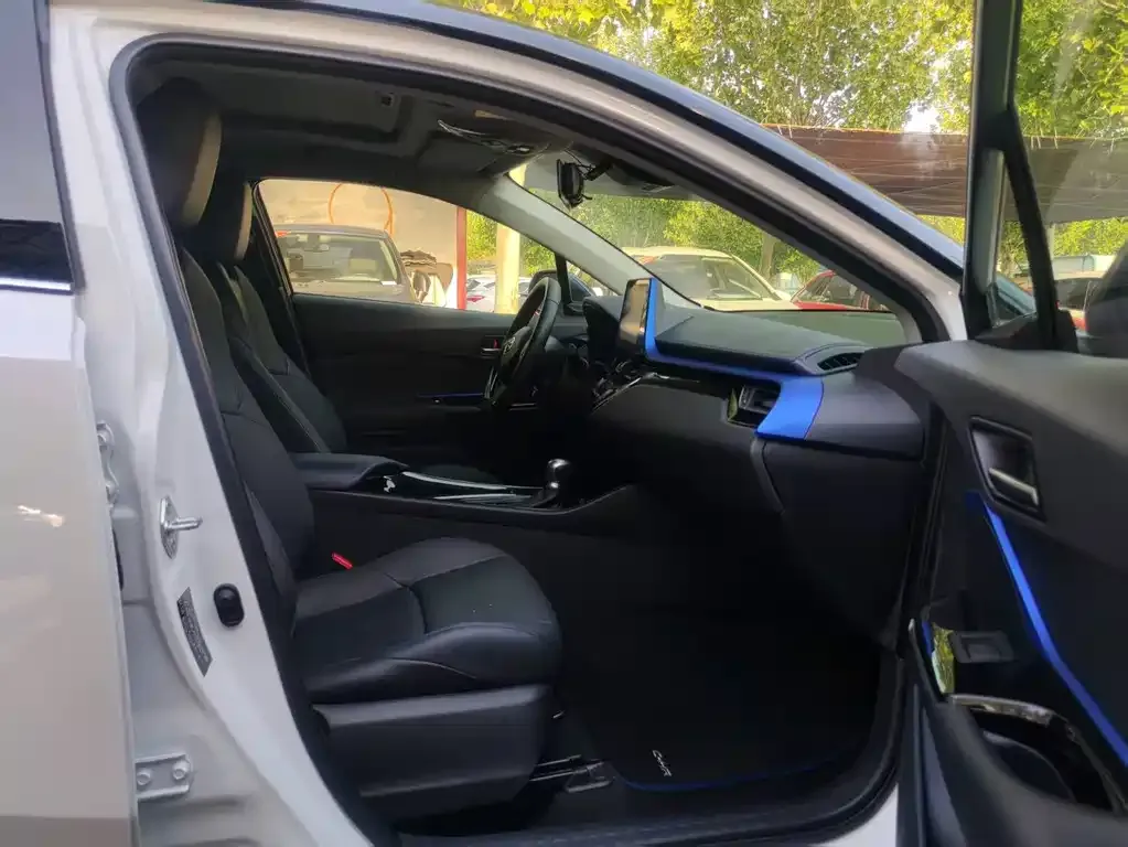 Toyota C-HR 2023 из CN, фото 7