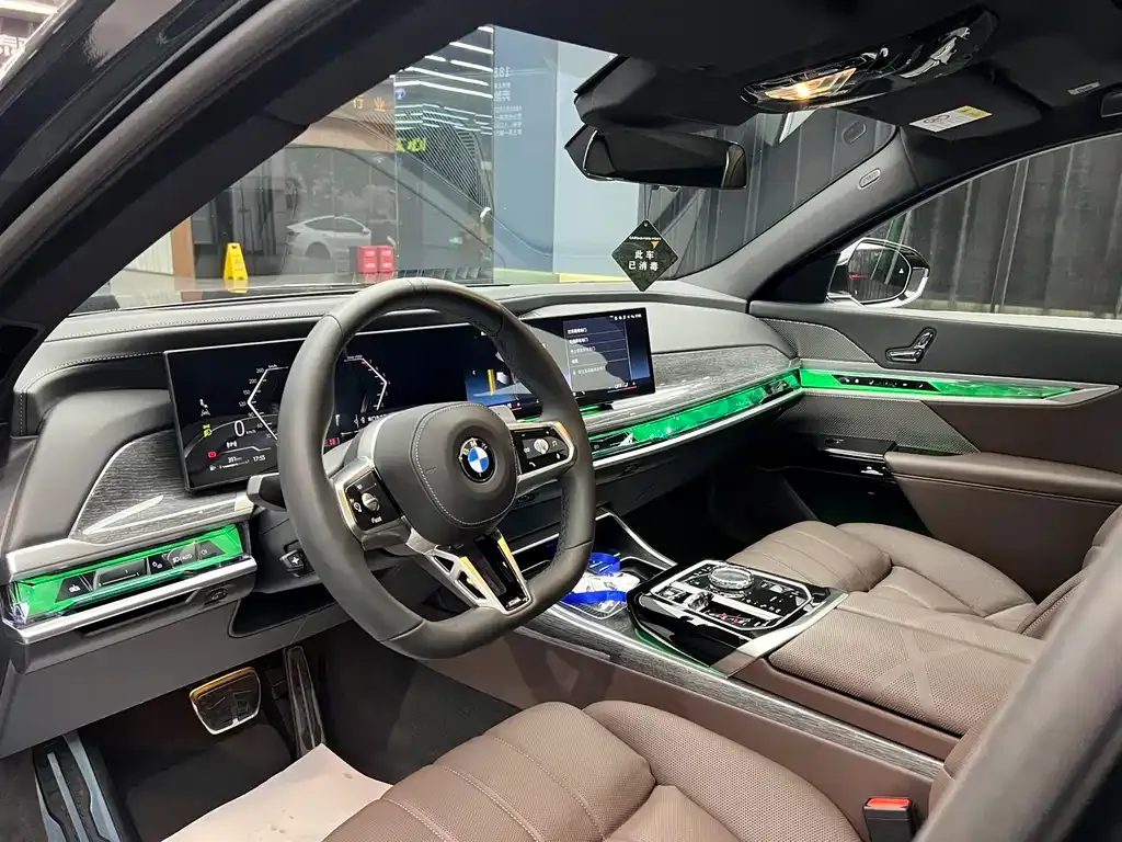 BMW 7 Series — фото 4