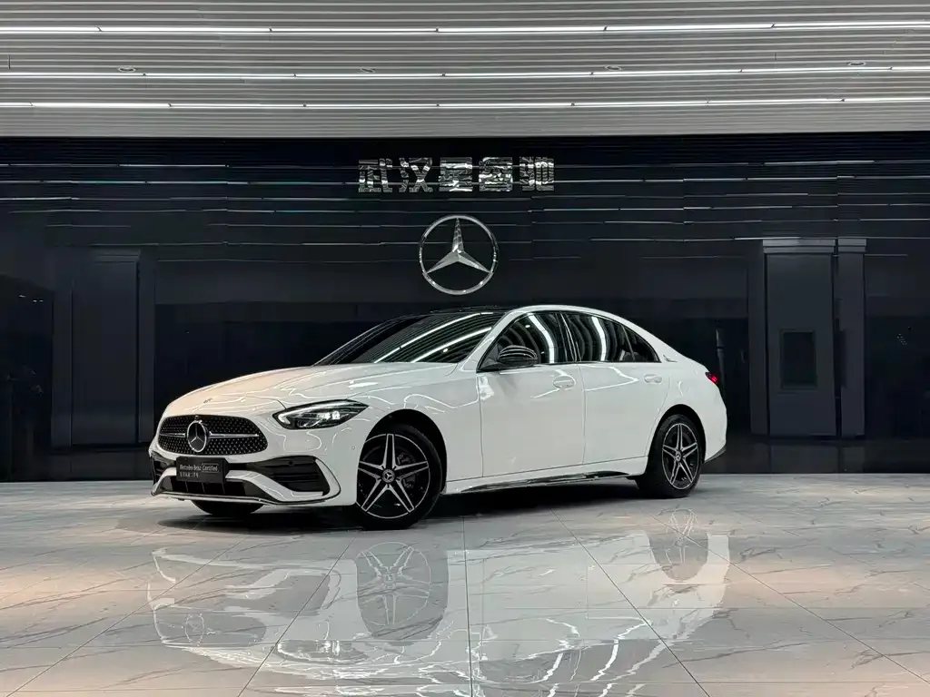 Mercedes-Benz C-Class — фото 1