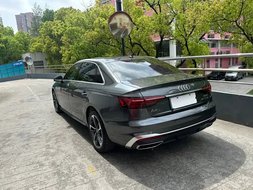 Audi A4L 2021 из CN, фото 10