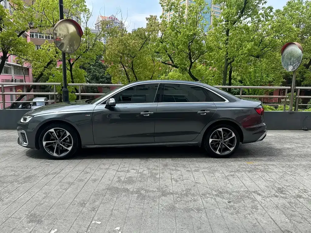 Audi A4L 2021 из CN, фото 7