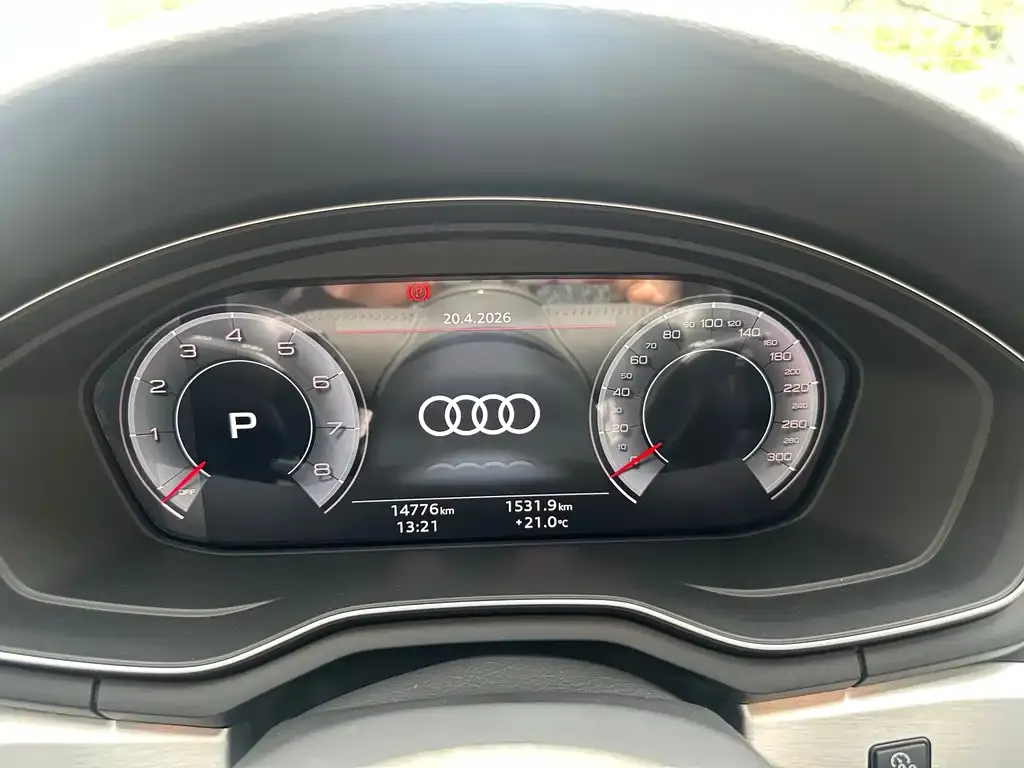 Audi A4L 2021 из CN, фото 2