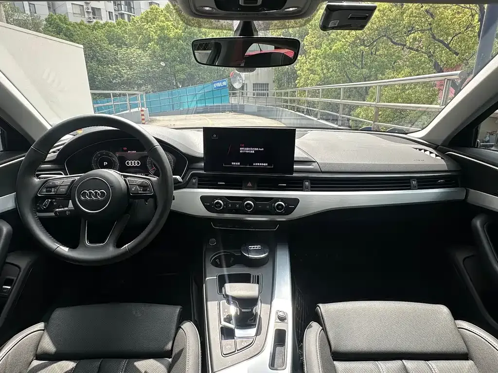 Audi A4L 2021 из CN, фото 5