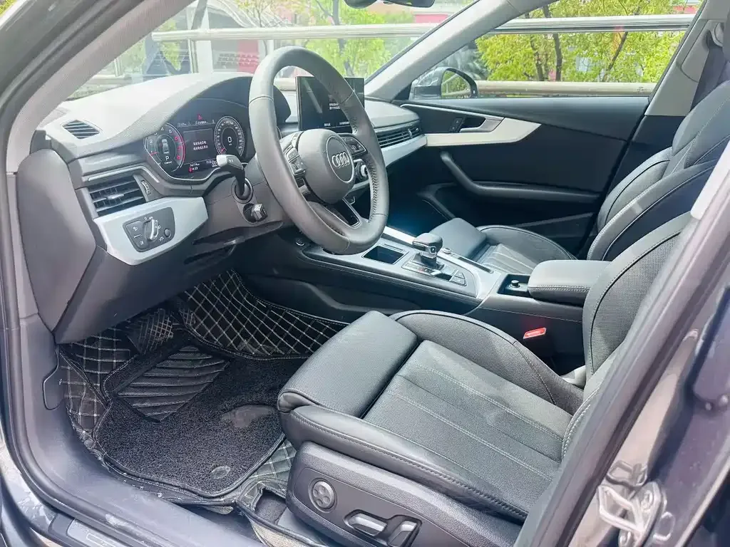 Audi A4L 2021 из CN, фото 8