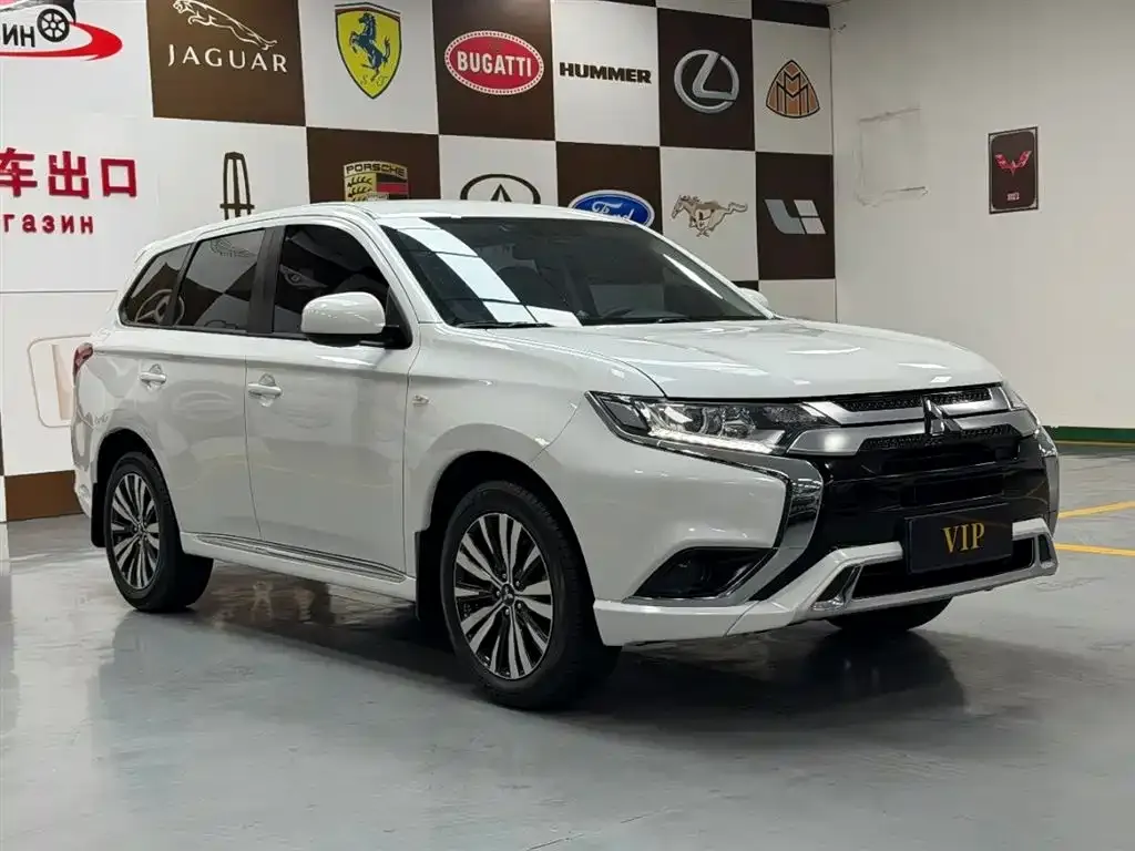 Mitsubishi Outlander — фото 2