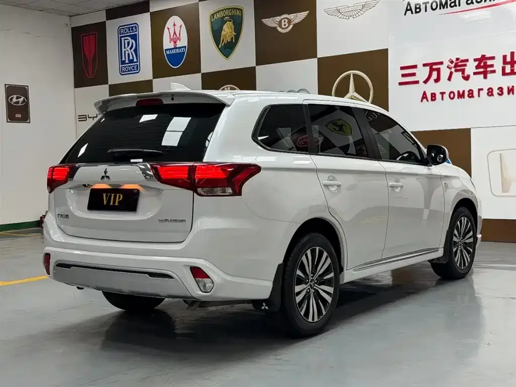 Mitsubishi Outlander — фото 3