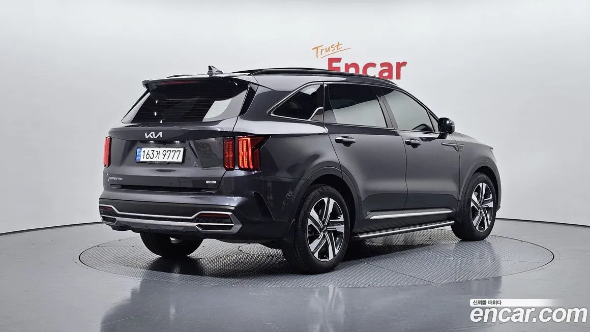 Kia Sorento — фото 9
