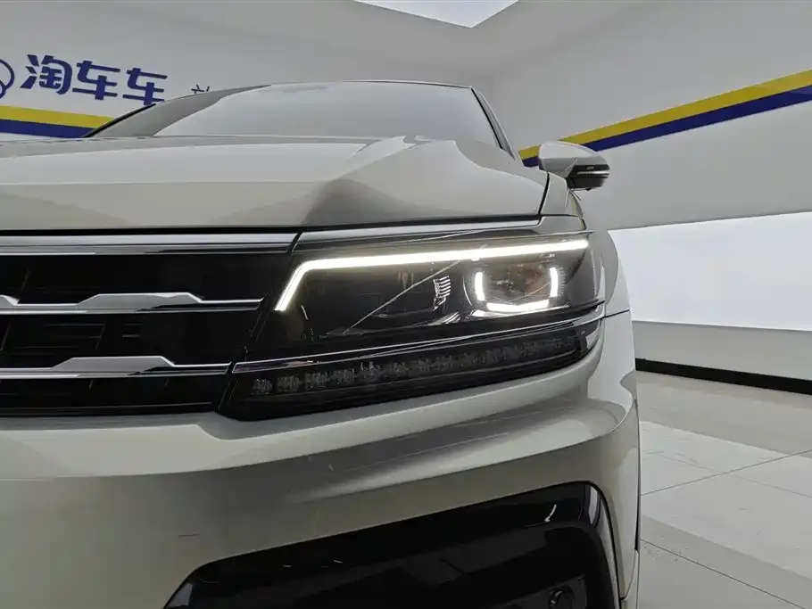 Volkswagen Tiguan L — фото 2