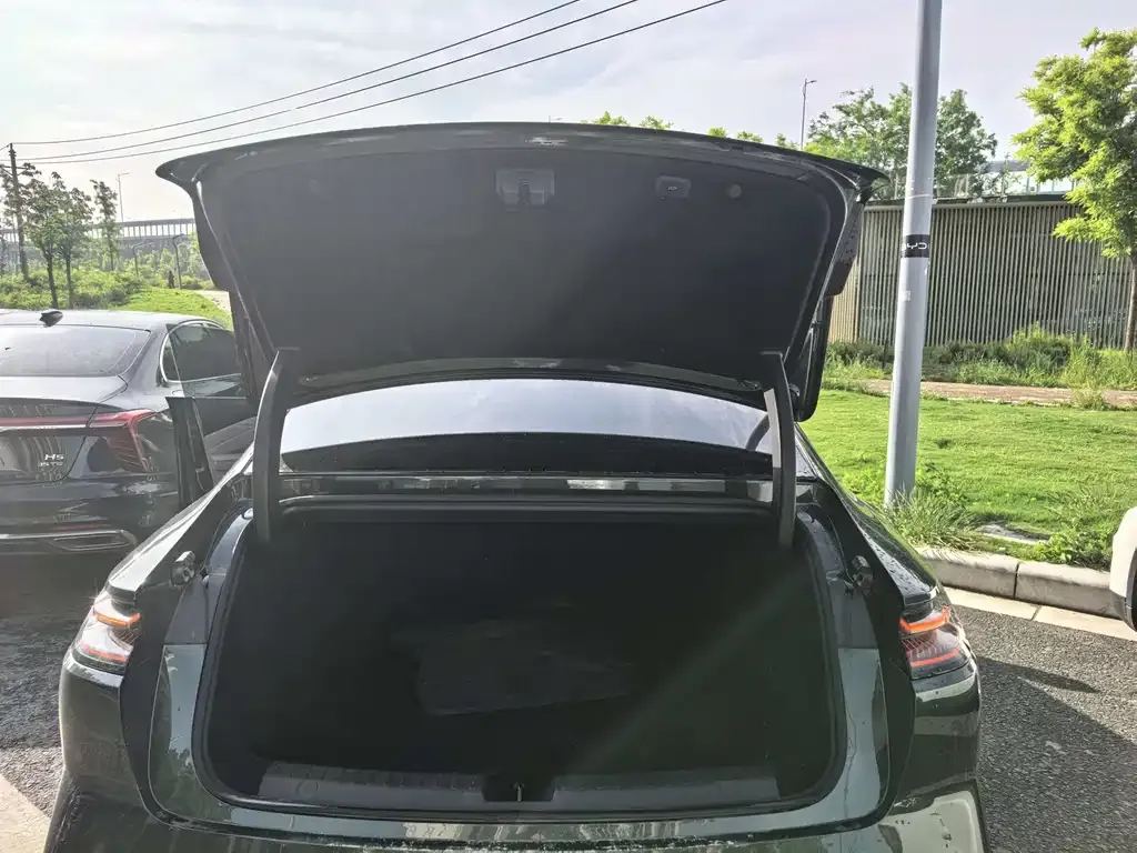 Geely Galaxy Xingyao 8 2025 из CN, фото 10