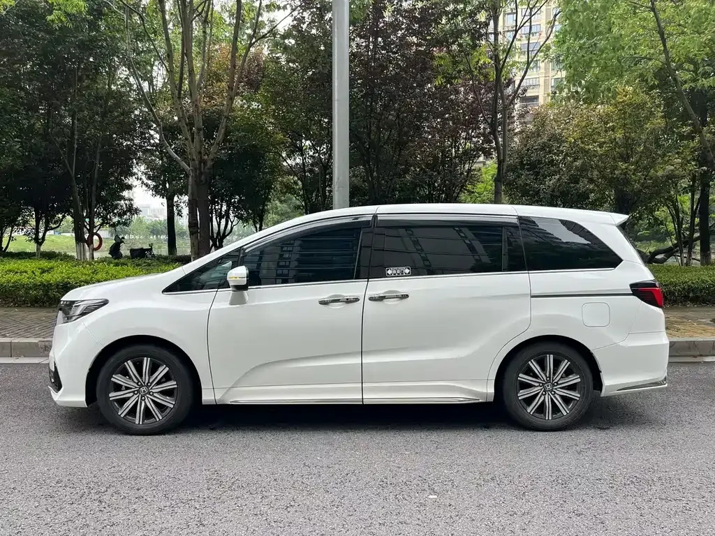 Honda Odyssey — фото 5