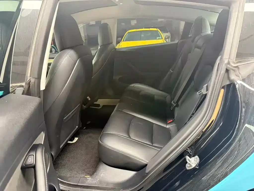 Tesla Model 3 — фото 3