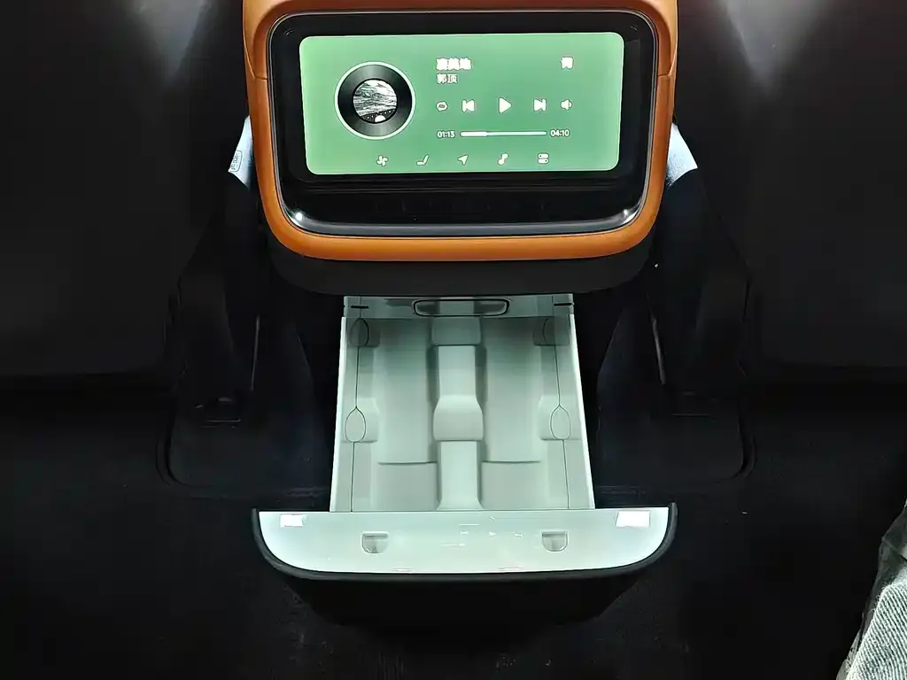 Xiaomi YU7 — фото 10