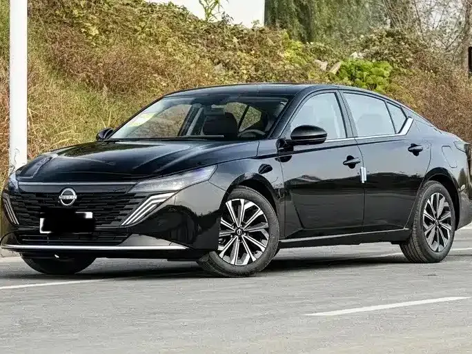 Nissan Teana — фото 1