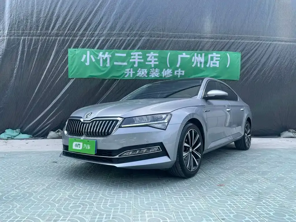 Skoda Superb — фото 1