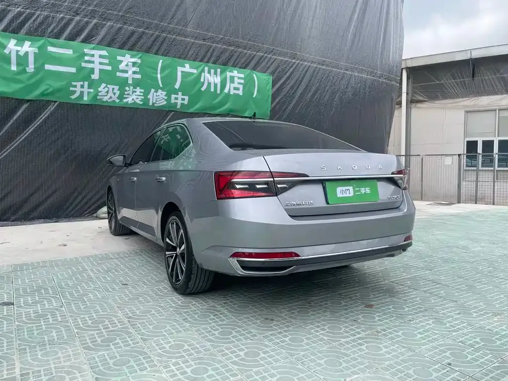 Skoda Superb — фото 7