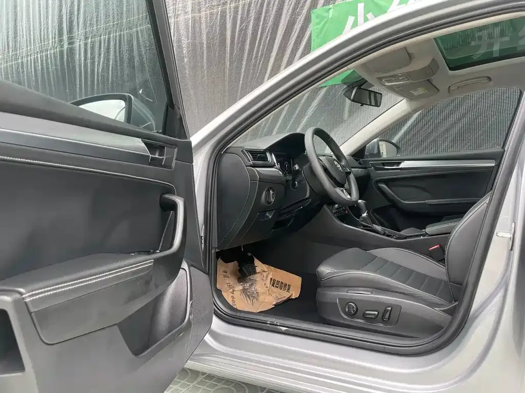 Skoda Superb — фото 2