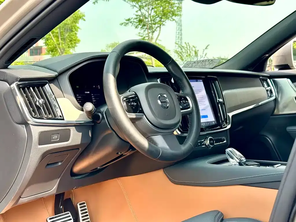 Volvo V90 2025 из CN, фото 8