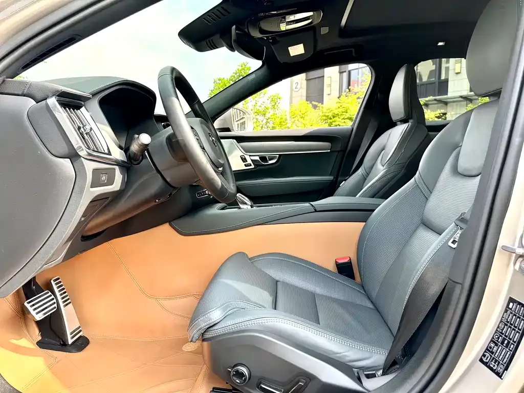 Volvo V90 2025 из CN, фото 9