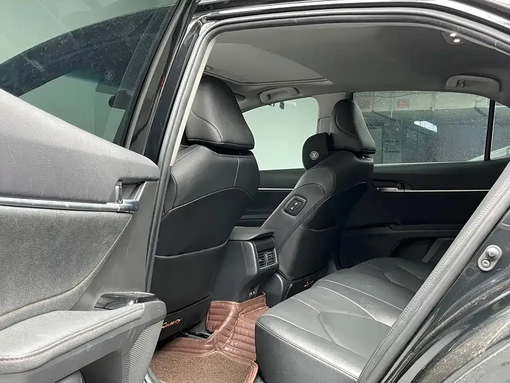 Toyota Camry 2023 из CN, фото 3