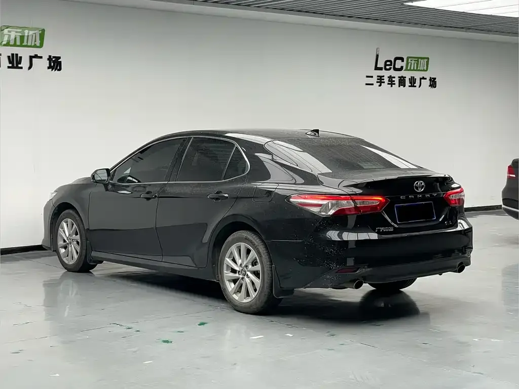 Toyota Camry 2023 из CN, фото 6