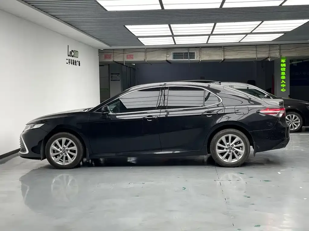 Toyota Camry 2023 из CN, фото 10