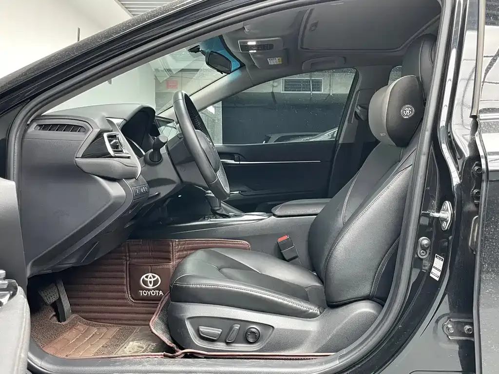 Toyota Camry 2023 из CN, фото 9