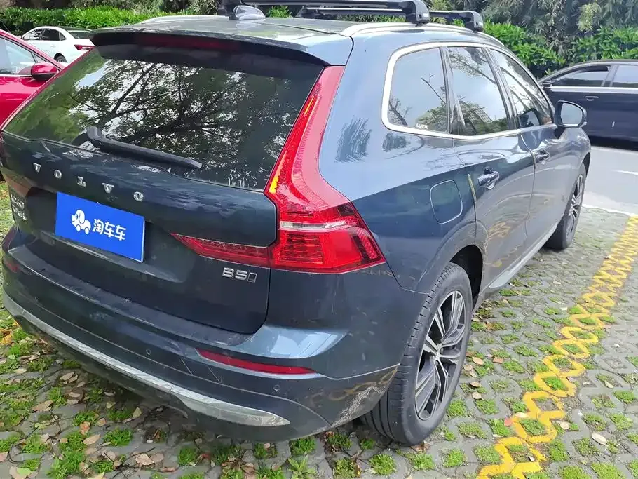 Volvo XC60 — фото 8