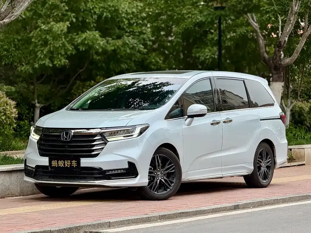 Honda Odyssey — фото 1