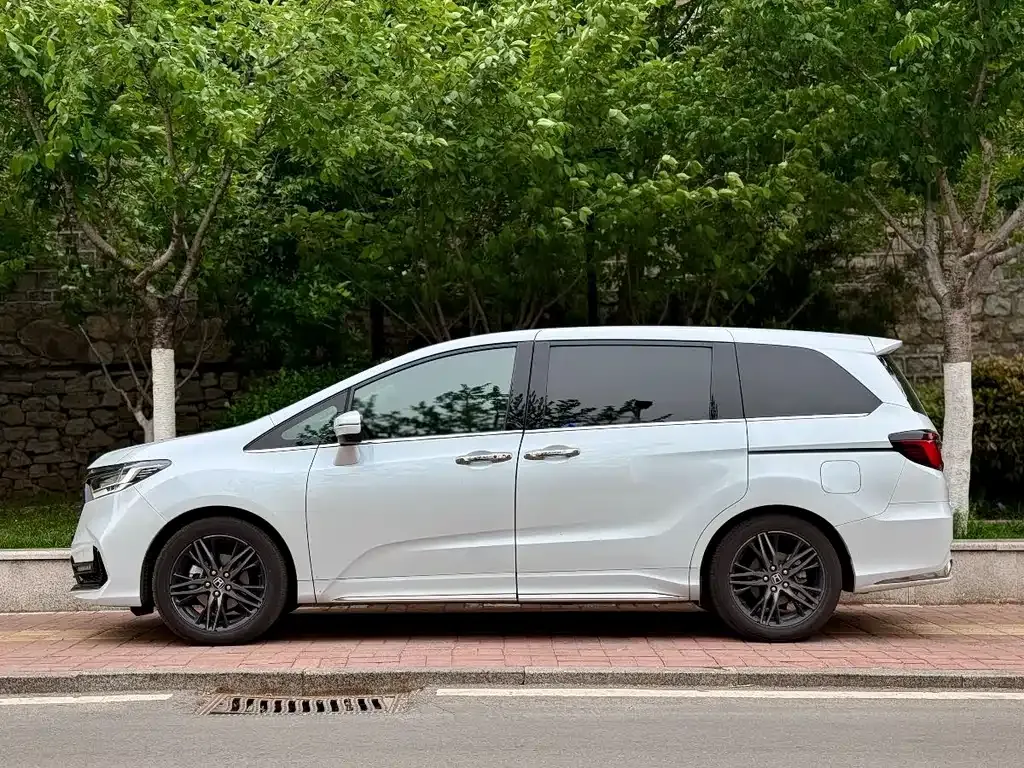 Honda Odyssey — фото 10