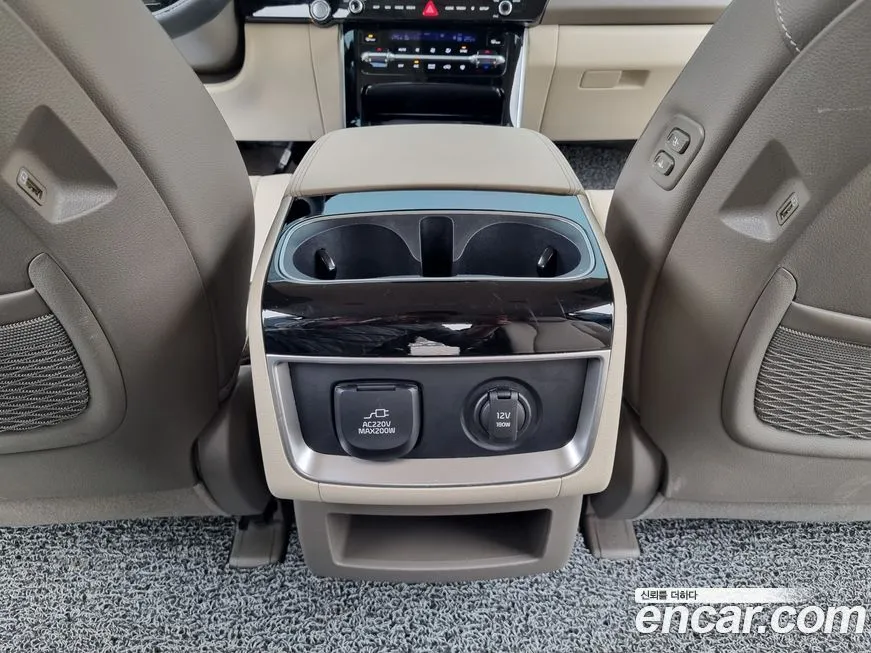Kia Carnival — фото 10