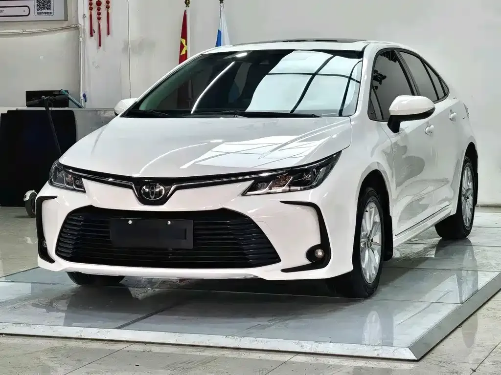 Toyota Corolla — фото 1