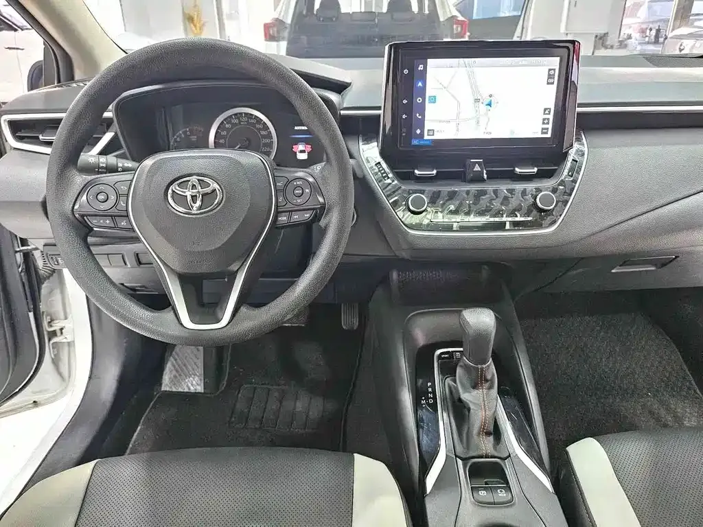 Toyota Corolla — фото 5