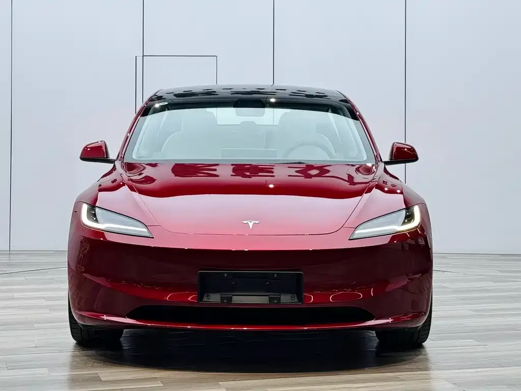 Tesla Model 3 — фото 2