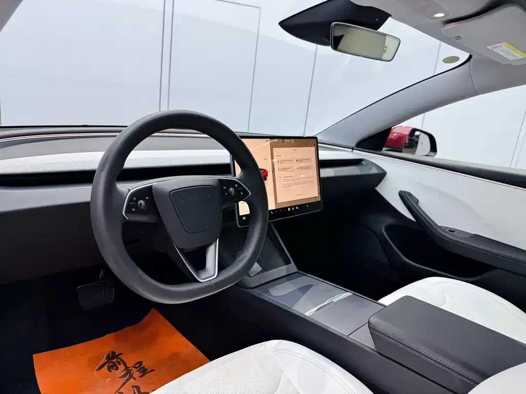 Tesla Model 3 — фото 3