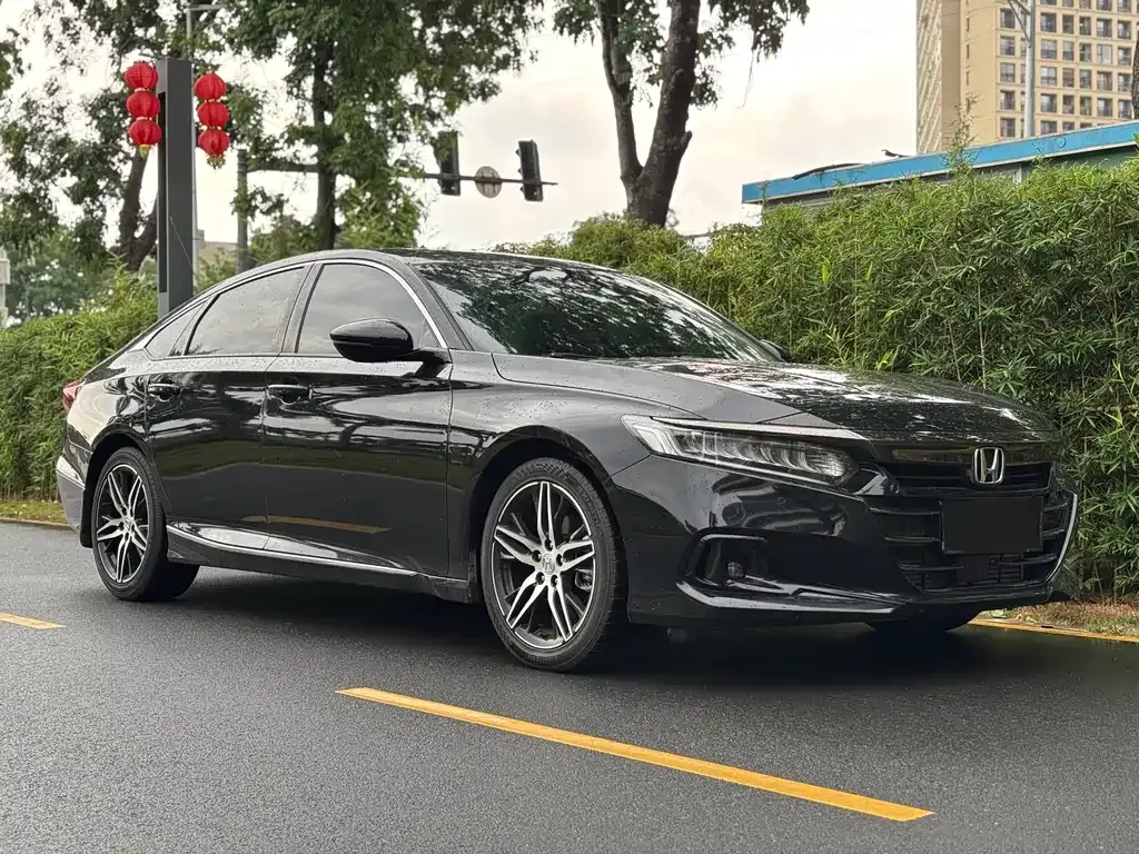 Honda Accord — фото 8