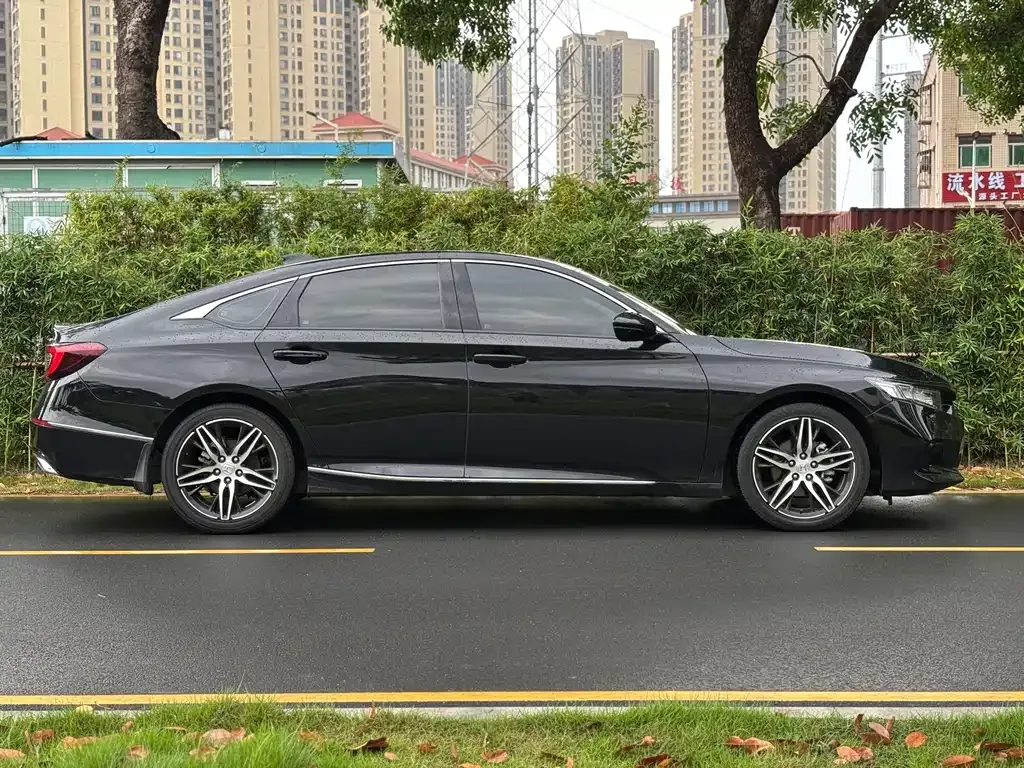 Honda Accord — фото 7