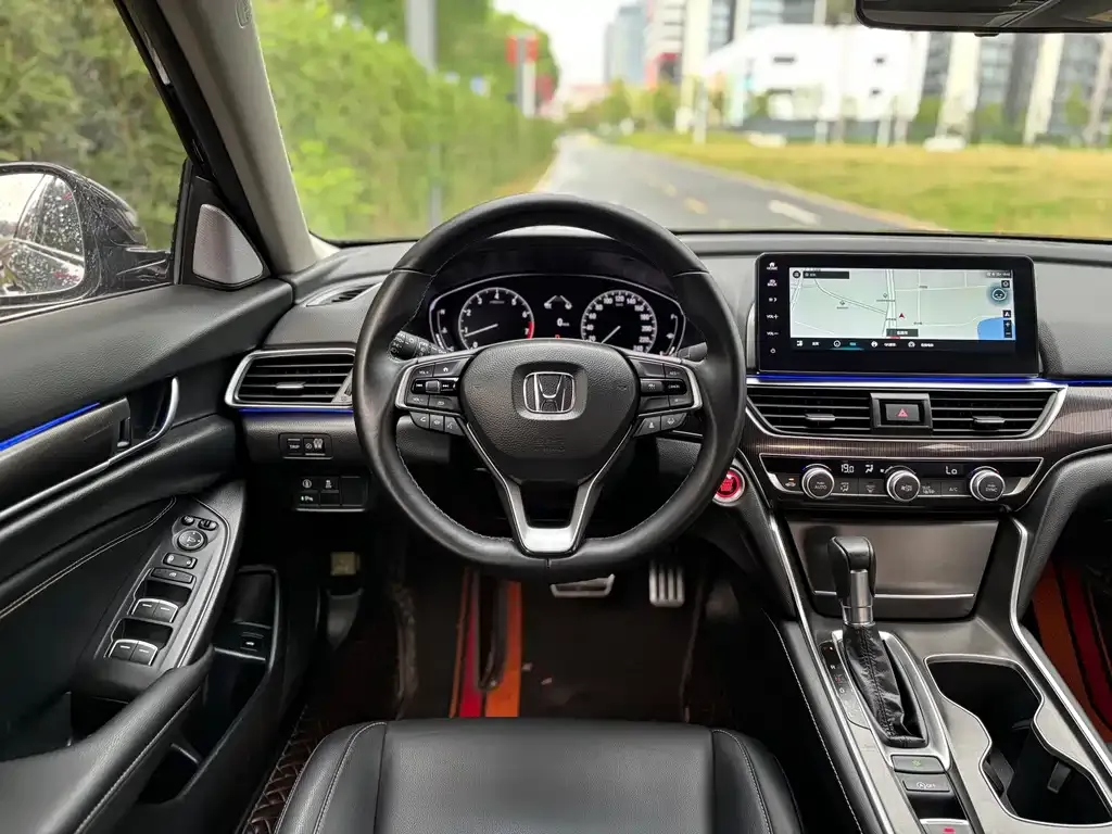 Honda Accord — фото 10